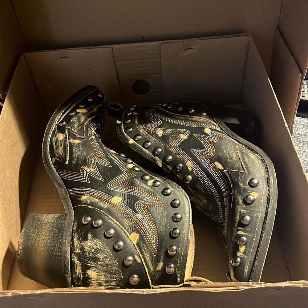 Handmade circle boots - Picture 9 of 12